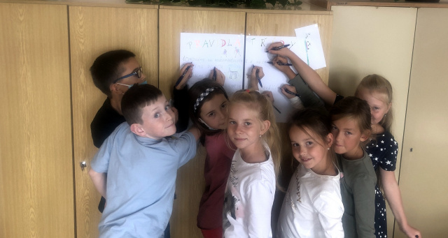 Tvoření pravidel u třeťáčků.jpg Tvoření pravidel u třeťáčků.jpg